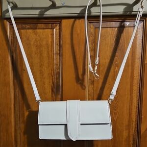 Elegant Cream Shoulder Bag